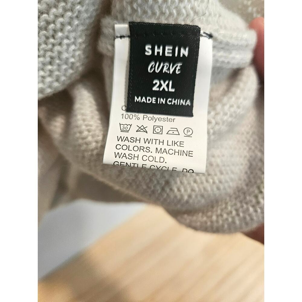 SHEIN Skull Graphic Oversized Drop Shoulder Knit Sweater - Cream / Gray - Picture 3 of 6